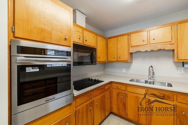 Foto del edificio - 1176 Cardinal Rd NE