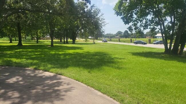 Foto del edificio - 317 Owens Rd