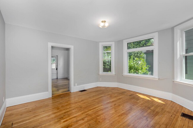 Foto del edificio - 3449 Snelling Ave