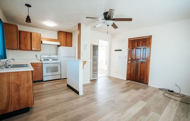 Building Photo - 1983 Sutter Rd