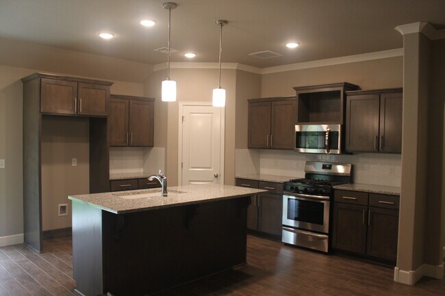 Kitchen - 11507 South Adams Street