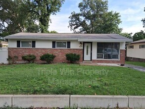 Building Photo - 524 Acorn Dr