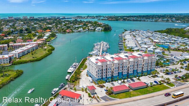 Building Photo - 3 br, 2 bath House - 503 N Tamiami Trl #501