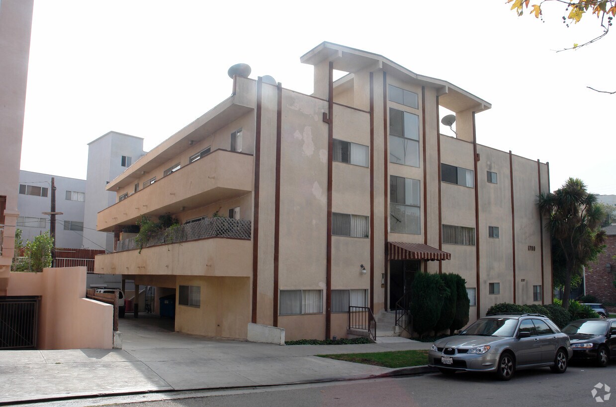 Primary Photo - 1700 Malcolm Ave