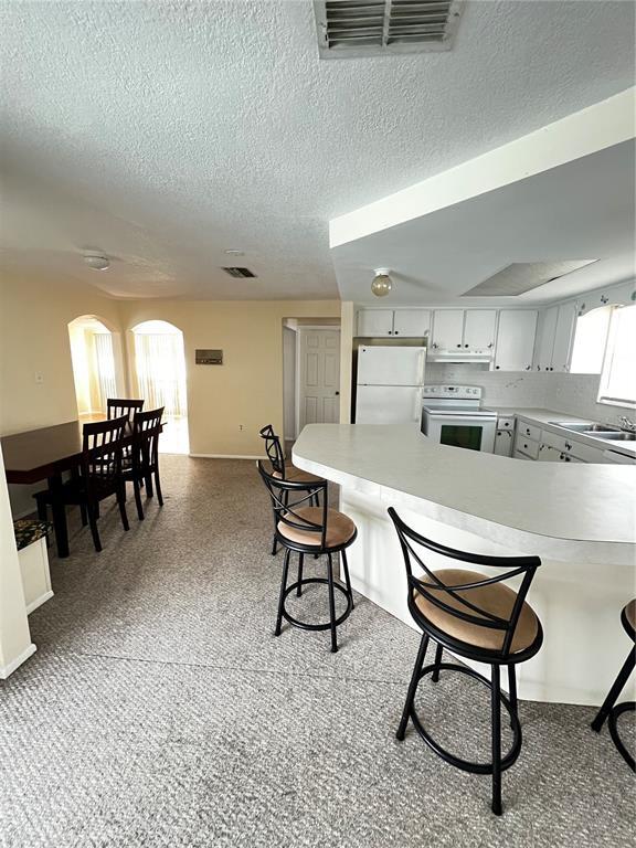 Building Photo - 7403 Populus Dr