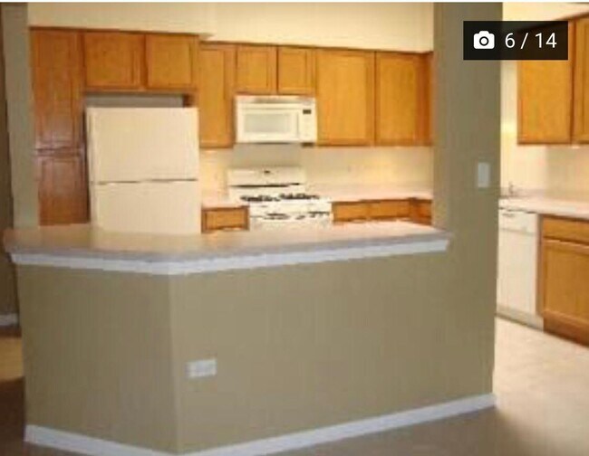 Building Photo - 515 Main St