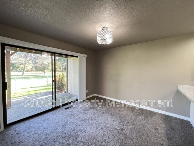 Foto del edificio - 20635 NW Lapine Way