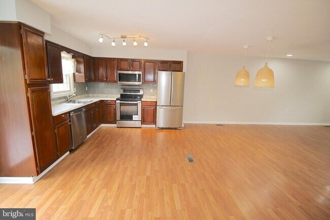 Building Photo - 12074 Stallion Ct