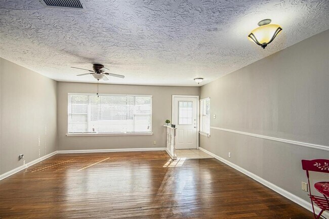 Building Photo - 9610 Maribelle Way