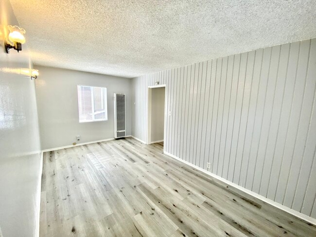 Foto del edificio - 3832 W 118th Pl
