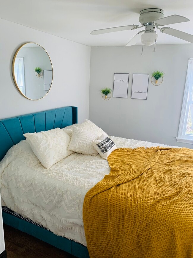 Bedroom / Office - 12 Chapel Ln