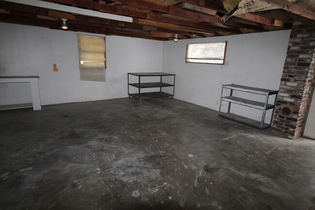Building Photo - Midtown House Close to Everything, Newer C...