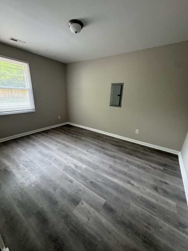 bedroom 2 - 531 Rose St