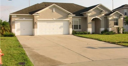 Building Photo - 225 Largovista Dr
