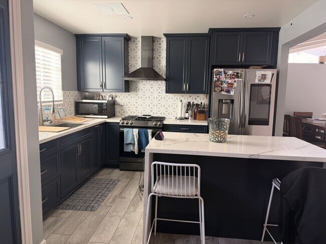 Building Photo - 11260 Orion Ave