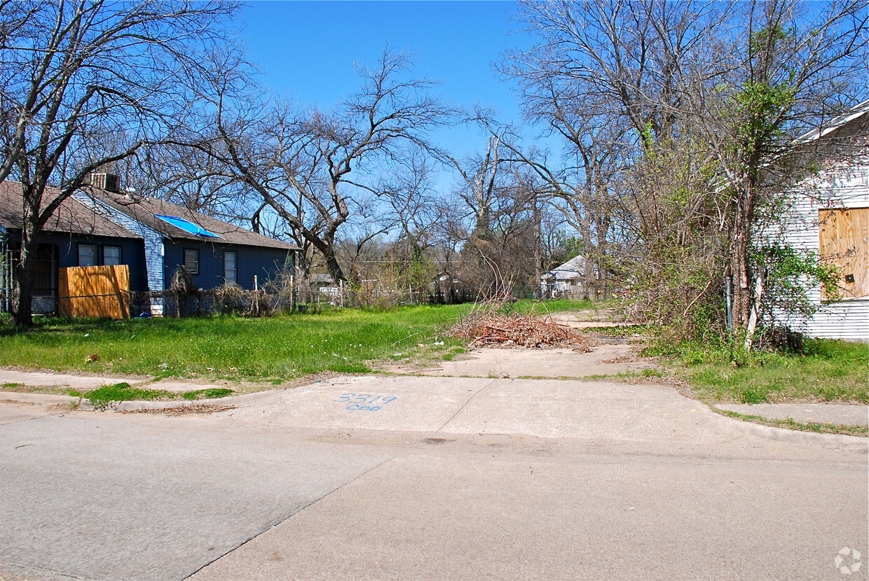 Primary Photo - 3319 Spring Ave