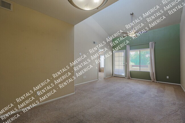 Building Photo - ***Move in special- 1st month Free***