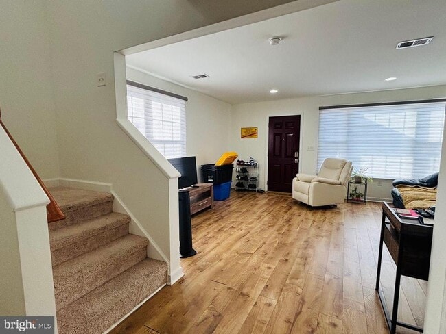 Building Photo - 273 4th Ave