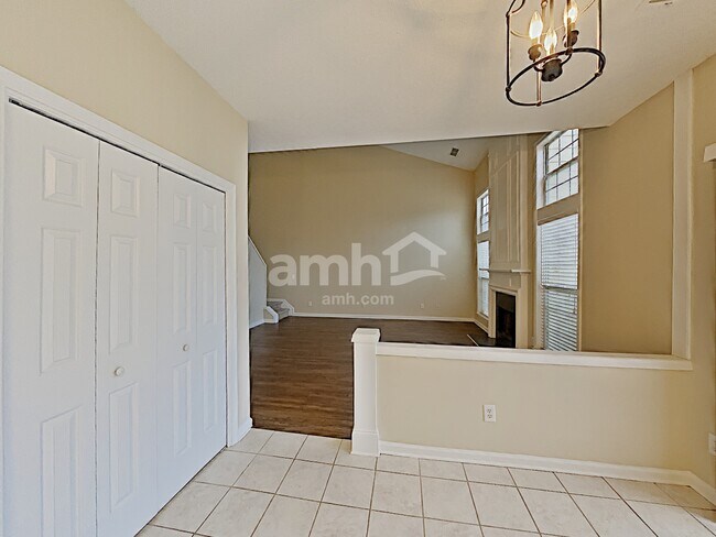 Building Photo - 2208 Sprucewood Dr NW