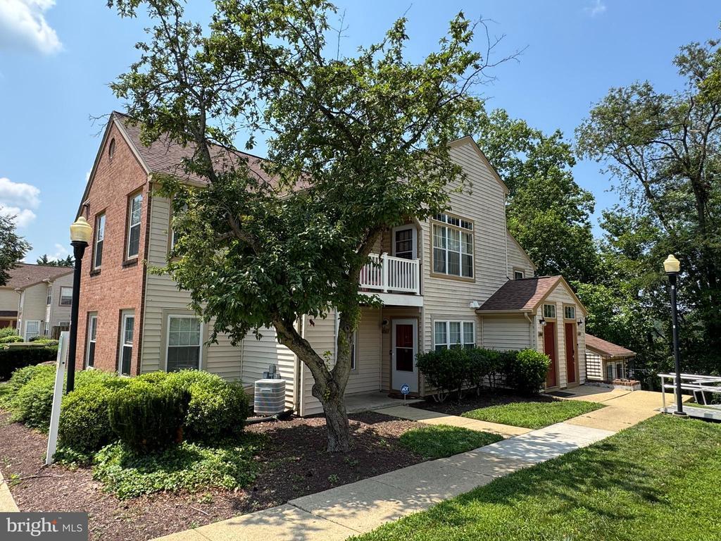 Foto principal - 8869 Rusland Ct