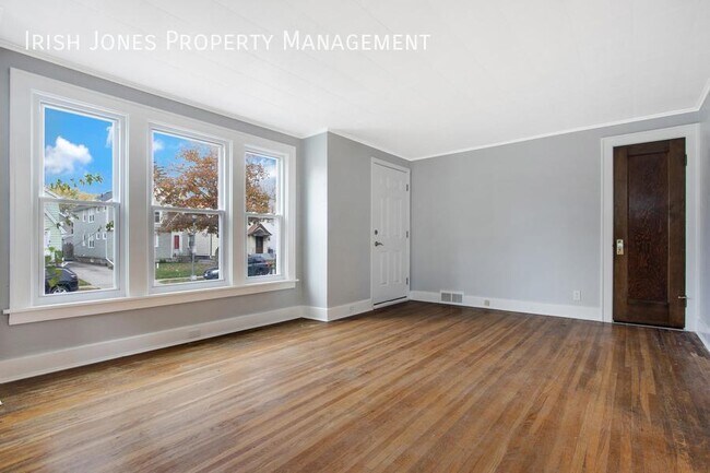 Foto del edificio - 233 St Lawrence Ave