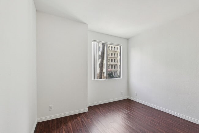 Building Photo - Kenmore Towers