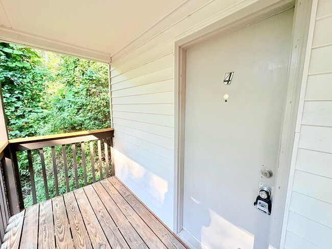 Building Photo - 207 Cochran Rd