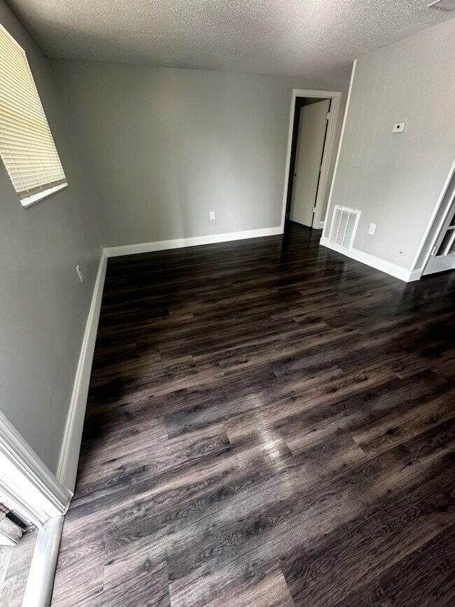 Foto del edificio - 907 35th Ave W