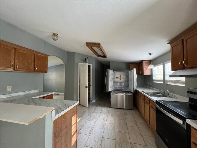 Foto del edificio - 66 McFaddin Rd