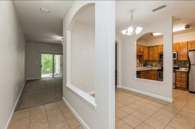 Building Photo - 25 Trevor Dr