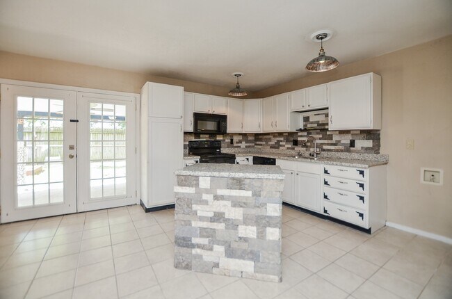 Building Photo - 17323 Glenpatti Dr