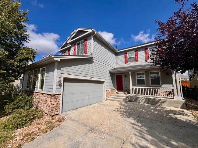 Building Photo - Large 4 bedroom home with a Fully Finished...