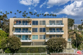 Building Photo - 723 Palisades Beach Rd