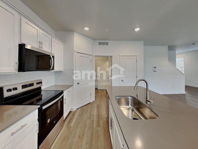 Foto del edificio - 8576 47th Pl NE