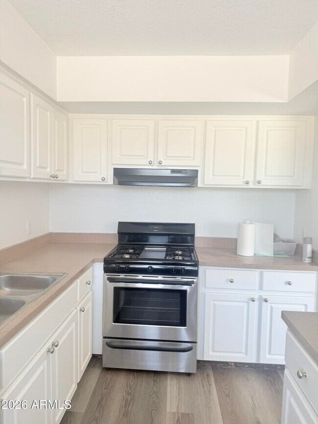 Foto del edificio - 7141 N 16th St