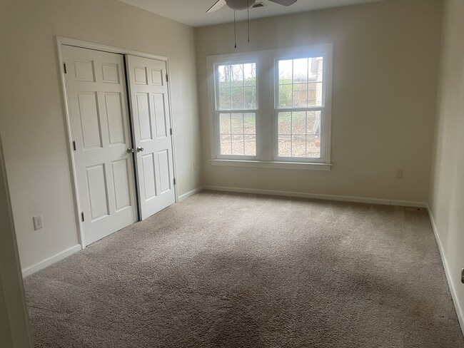 Building Photo - 41 Briarcliff Dr