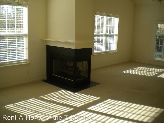 Building Photo - 896 Creek Crossing Trl
