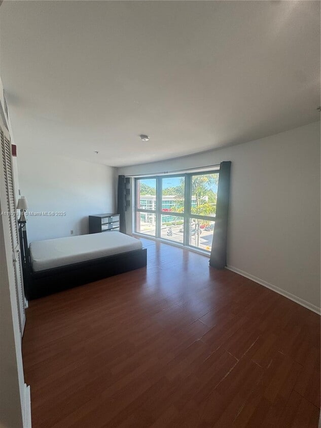 Building Photo - 5705 SW 72nd Ave