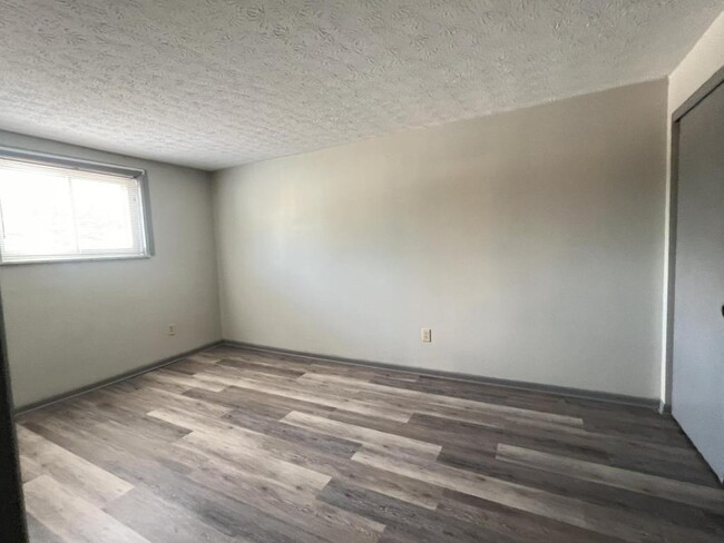 Foto del edificio - 355 E 20th Ave
