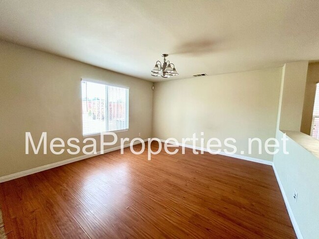 Foto del edificio - 14051 Yearling Ln