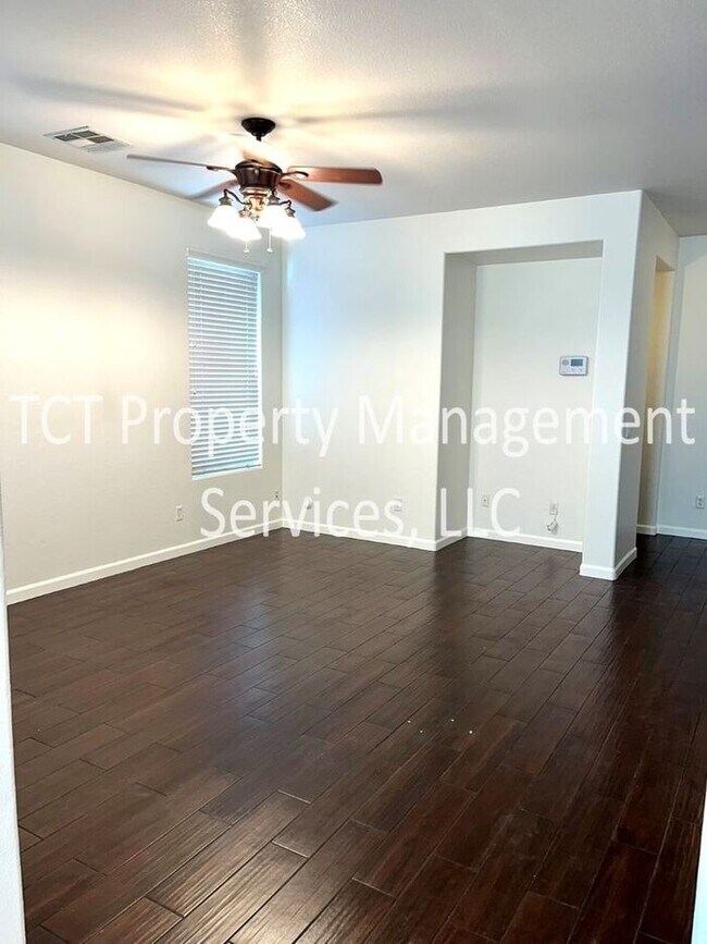 Foto del edificio - Great Three Bedroom Home in Pecos Manor!