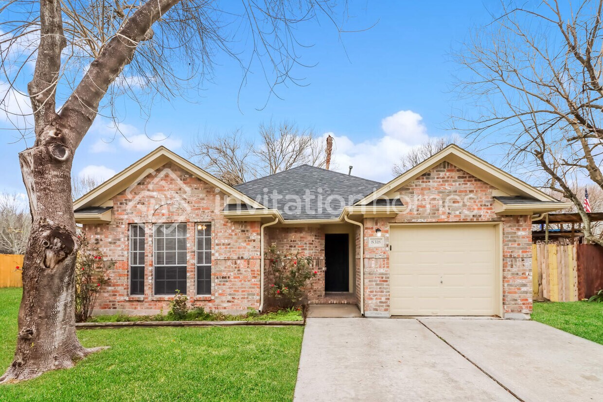 Foto principal - 8318 Black Pool St