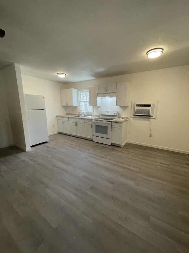 Building Photo - 143 Hughes Dr