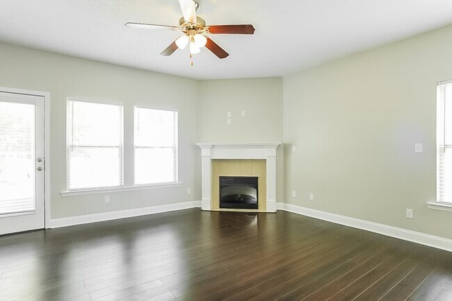 Foto del edificio - Beautiful 4 Bed, 2.5 Bath