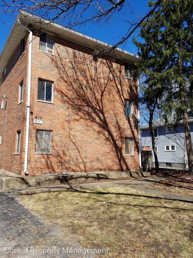 Primary Photo - 617 W Lawrence Ave