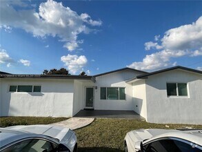 Building Photo - 10945 SW 172nd Terrace