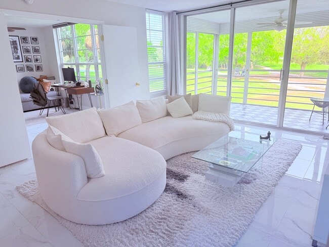 Photo - 545 Oaks Ln Apartment