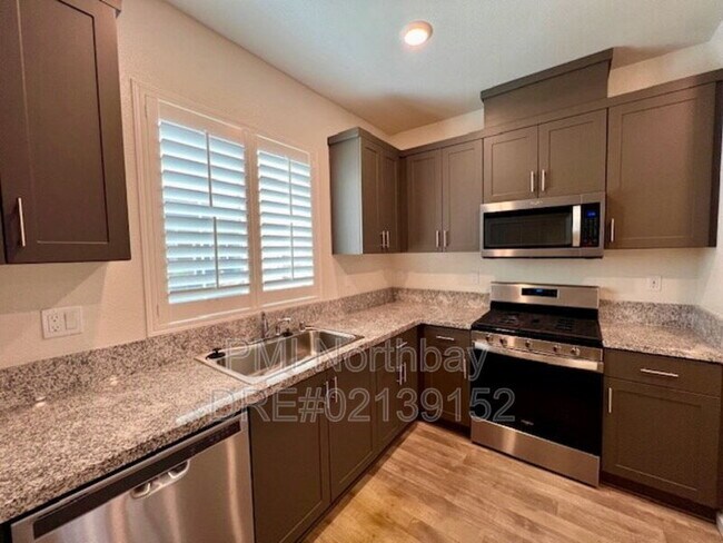 Foto del edificio - 1476 Descanso Ln