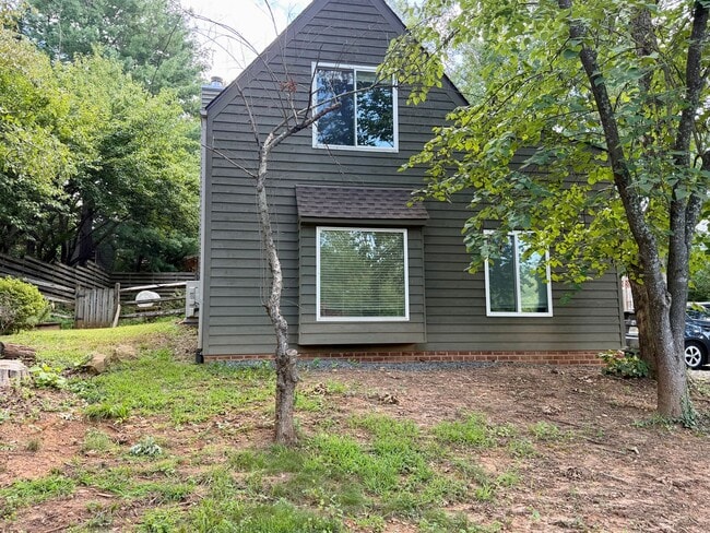 Building Photo - 1327 Gristmill Dr