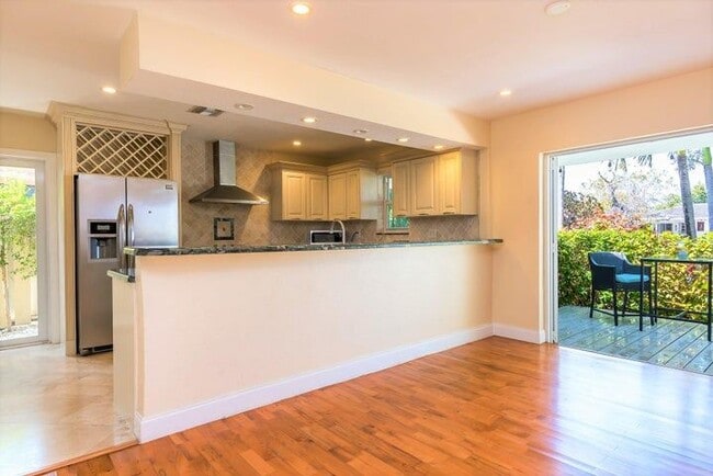 Building Photo - 2213 NE 16th St